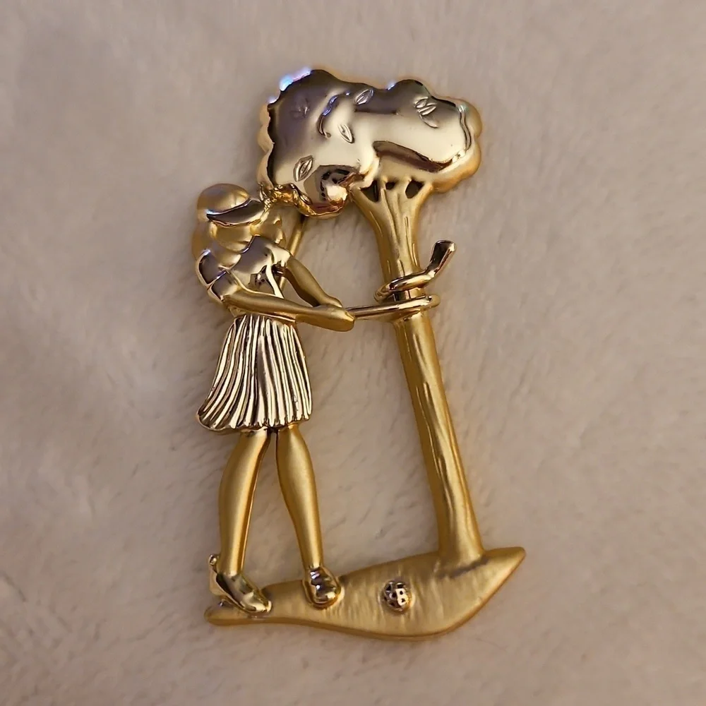 Vintage AJC Novelty Lady Golfer Club Around a Tree Brooch Pin